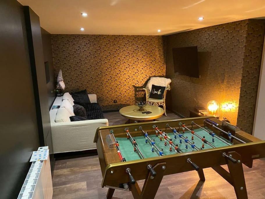 Ferme De Chenezeau - 15 Personnes , 7 Chambres ジェラールメ エクステリア 写真